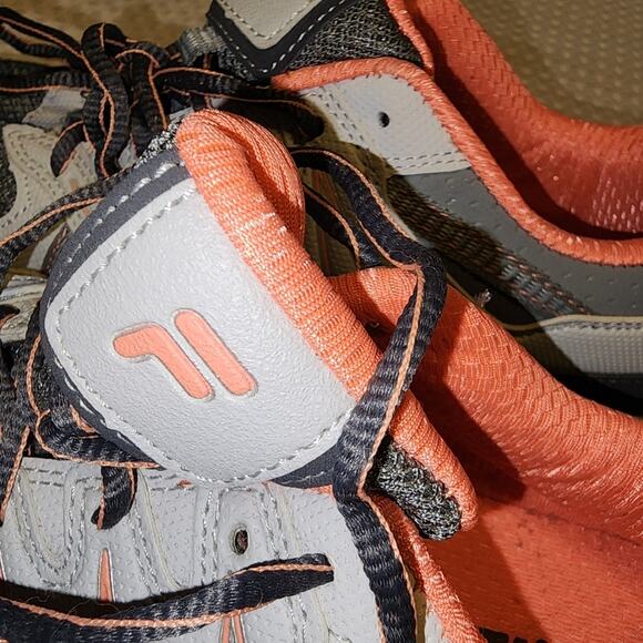 FILA EUC WOMEN'S SIZE 10 ALL TERRAIN SNEAKERS SHOES - Picture 2 of 8